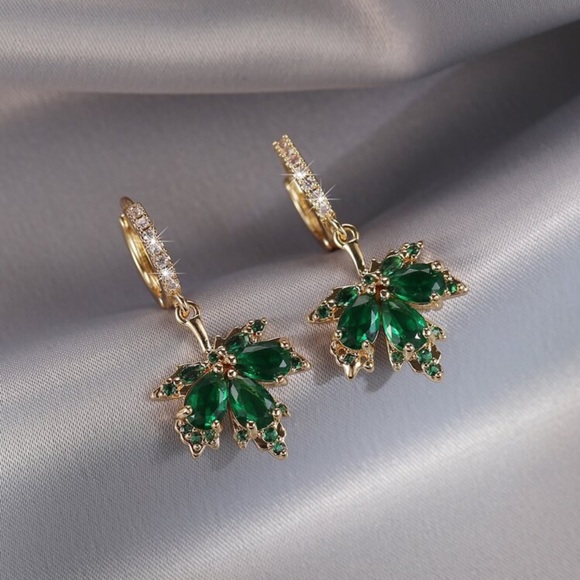 🍁 Leaf Earrings 🍁 - Picture 5 of 5